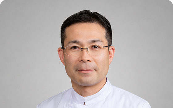 外科医長 尾﨑  雄飛 （ おざき ゆうひ ）