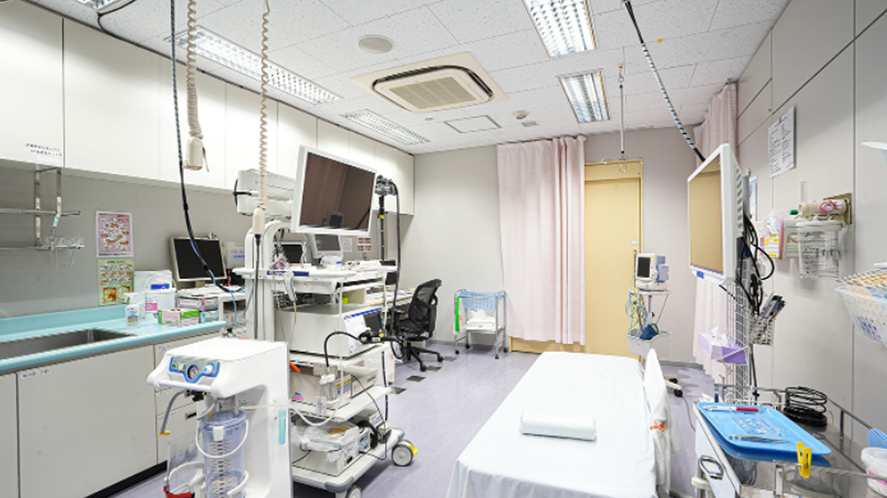 安全な検査体制・方法による年間約10,000件の内視鏡検査実績  