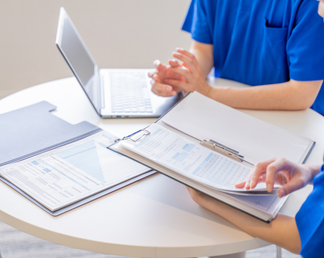 病院と地域診療所の連携窓口、および患者・家族の相談支援を行います